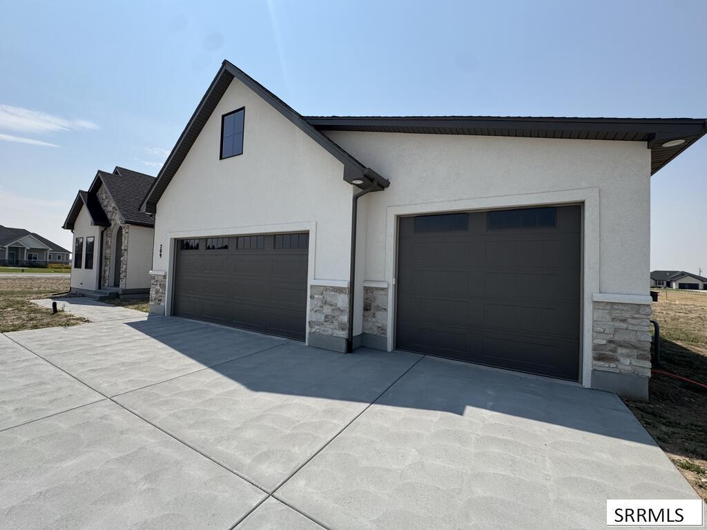 209 N 4117 E Property Photo 11