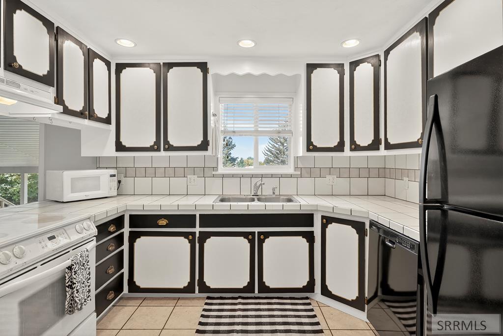 1331 N 3687 E Property Photo 16