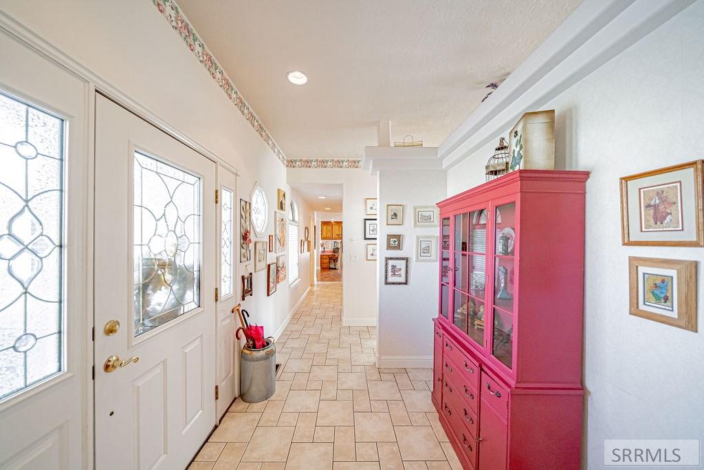 495 Fairway Drive Property Photo 6