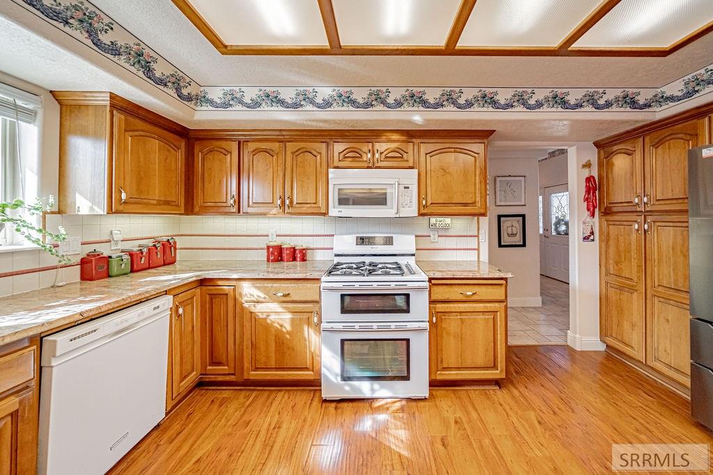 495 Fairway Drive Property Photo 22