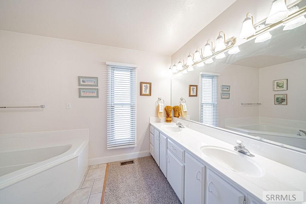 495 Fairway Drive Property Photo 46