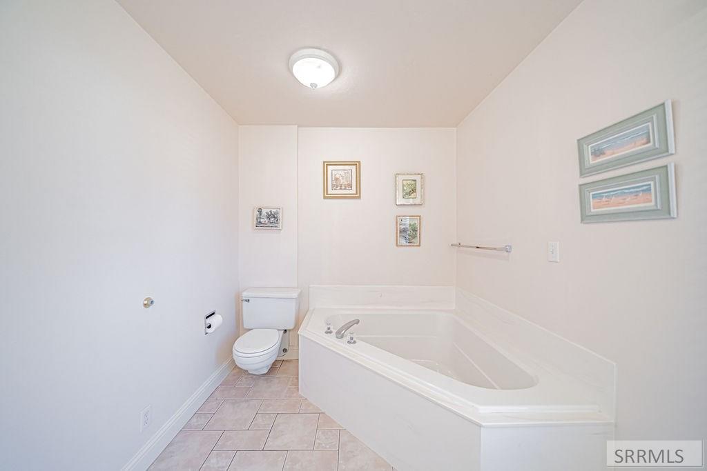 495 Fairway Drive Property Photo 47