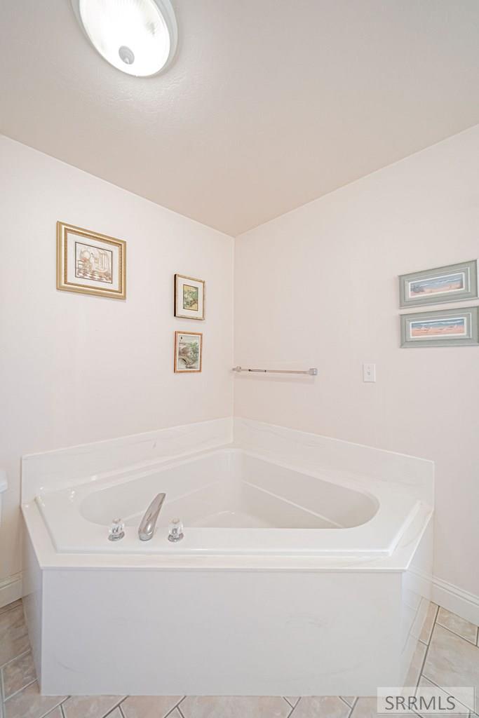 495 Fairway Drive Property Photo 48