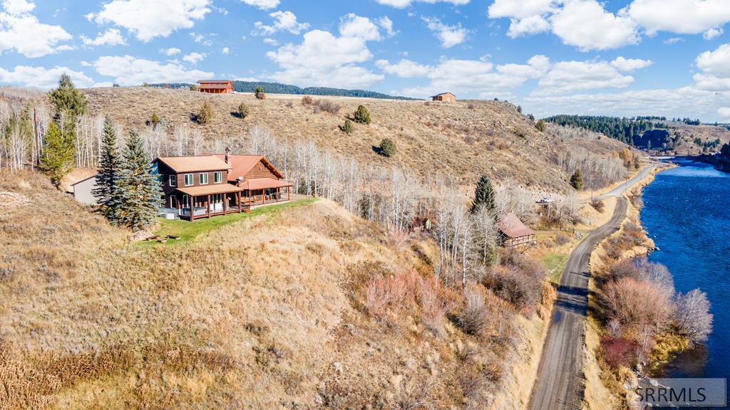 1547 Cherry Butte Road Property Photo 3