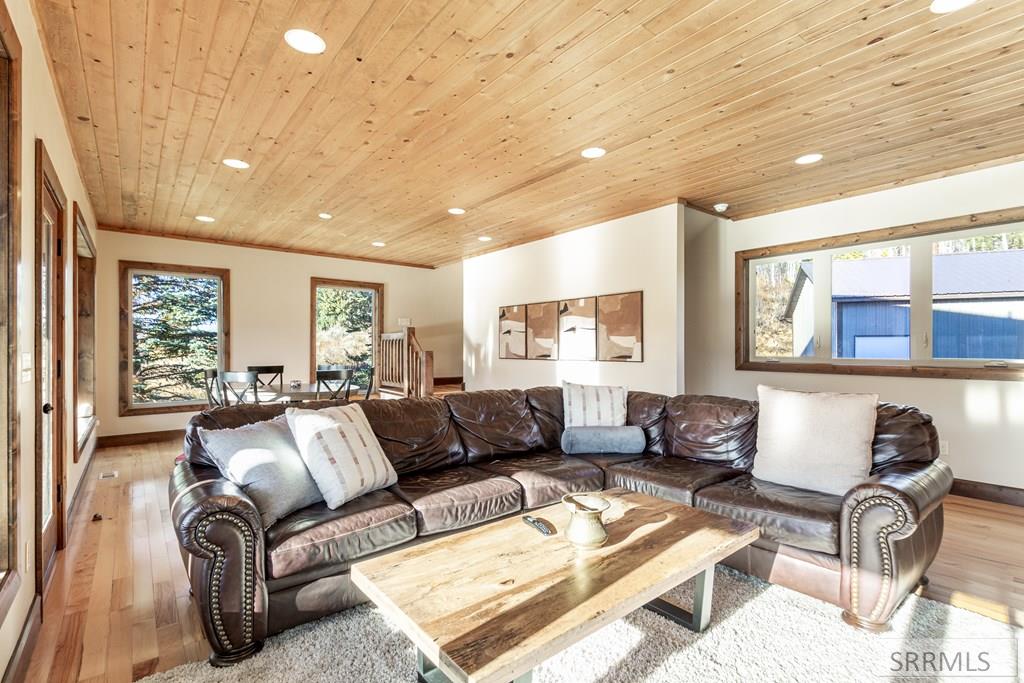 1547 Cherry Butte Road Property Photo 18
