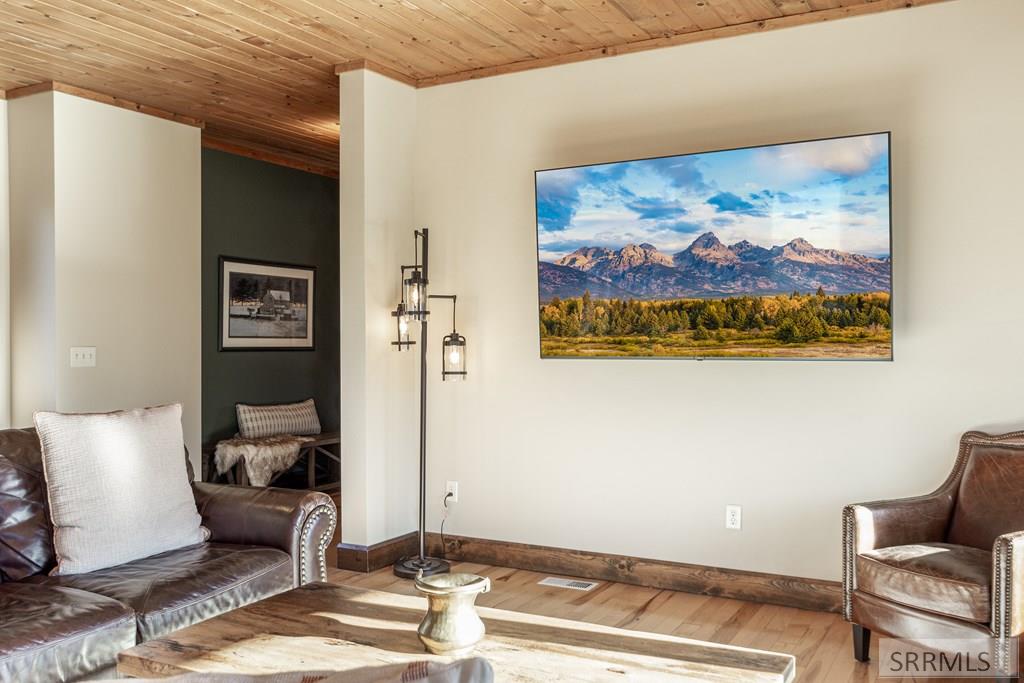 1547 Cherry Butte Road Property Photo 20