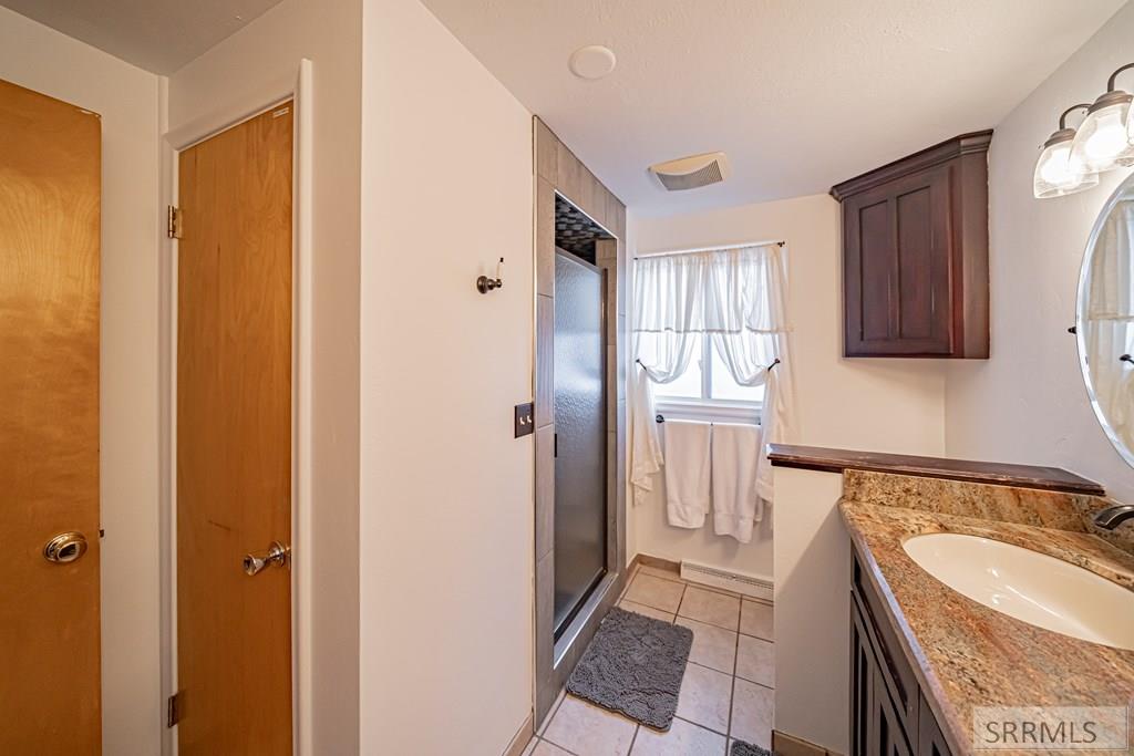 976 Canyon Avenue Property Photo 23