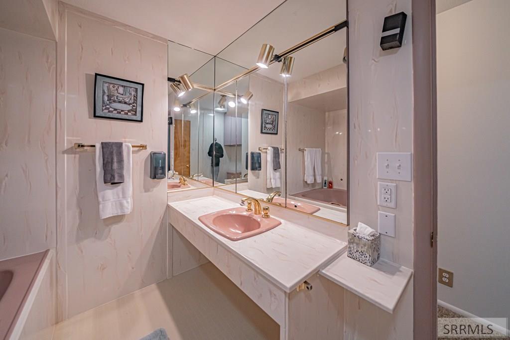 976 Canyon Avenue Property Photo 70
