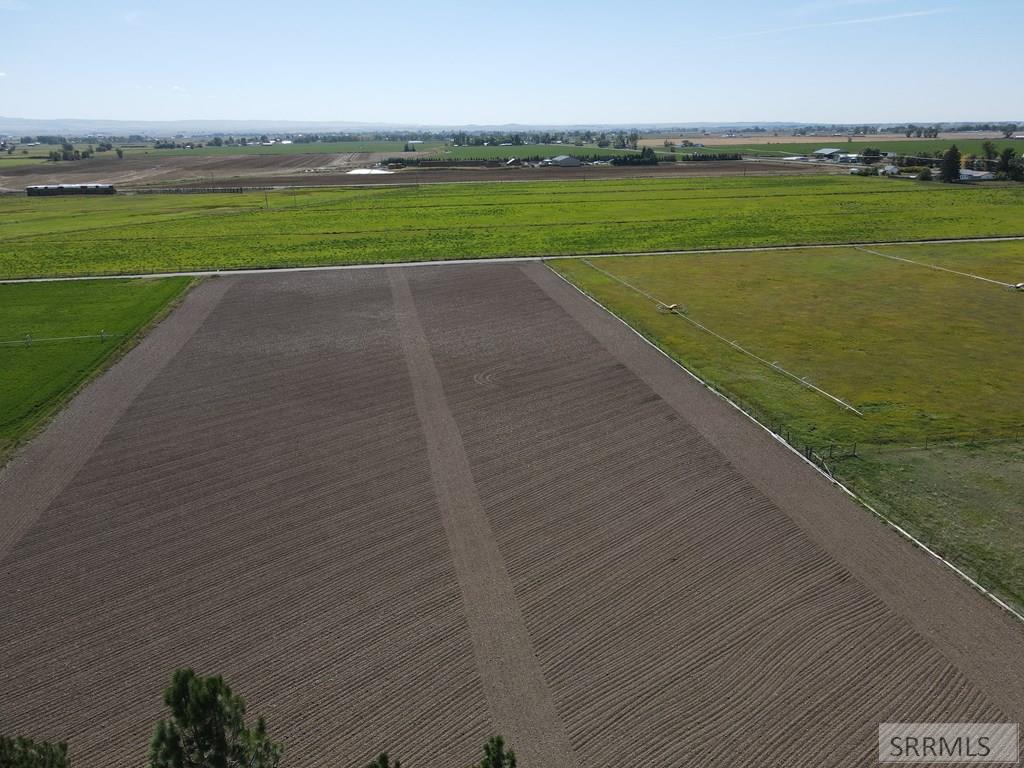 2420 E 434 N Property Photo 5