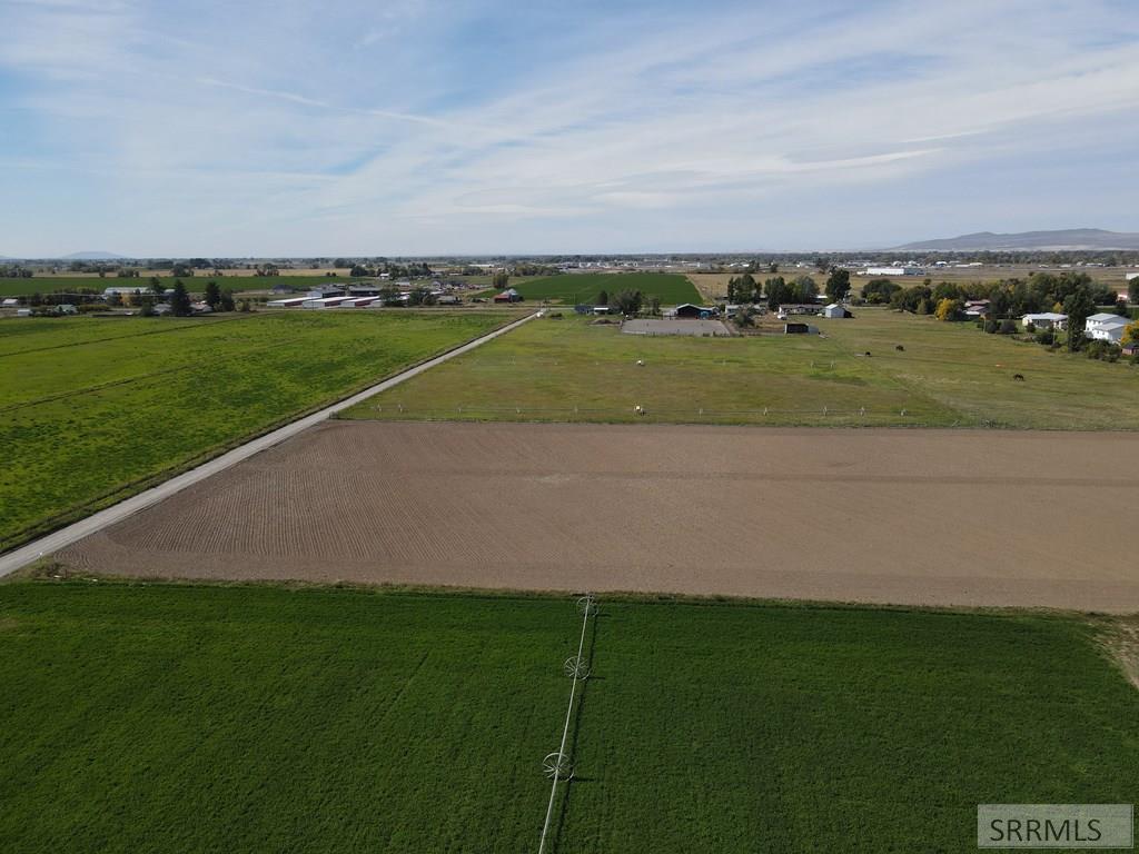 2420 E 434 N Property Photo 7