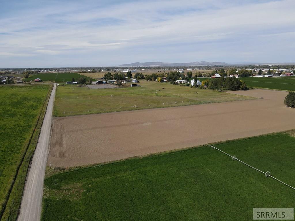 2420 E 434 N Property Photo 8