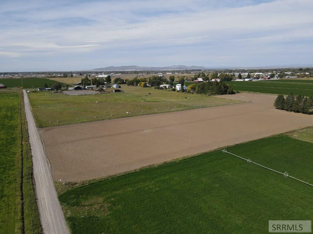 2420 E 434 N Property Photo 9