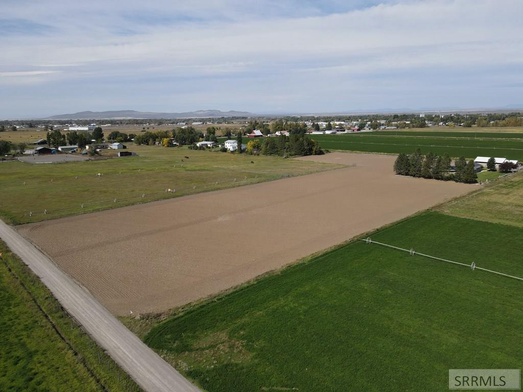 2420 E 434 N Property Photo 10