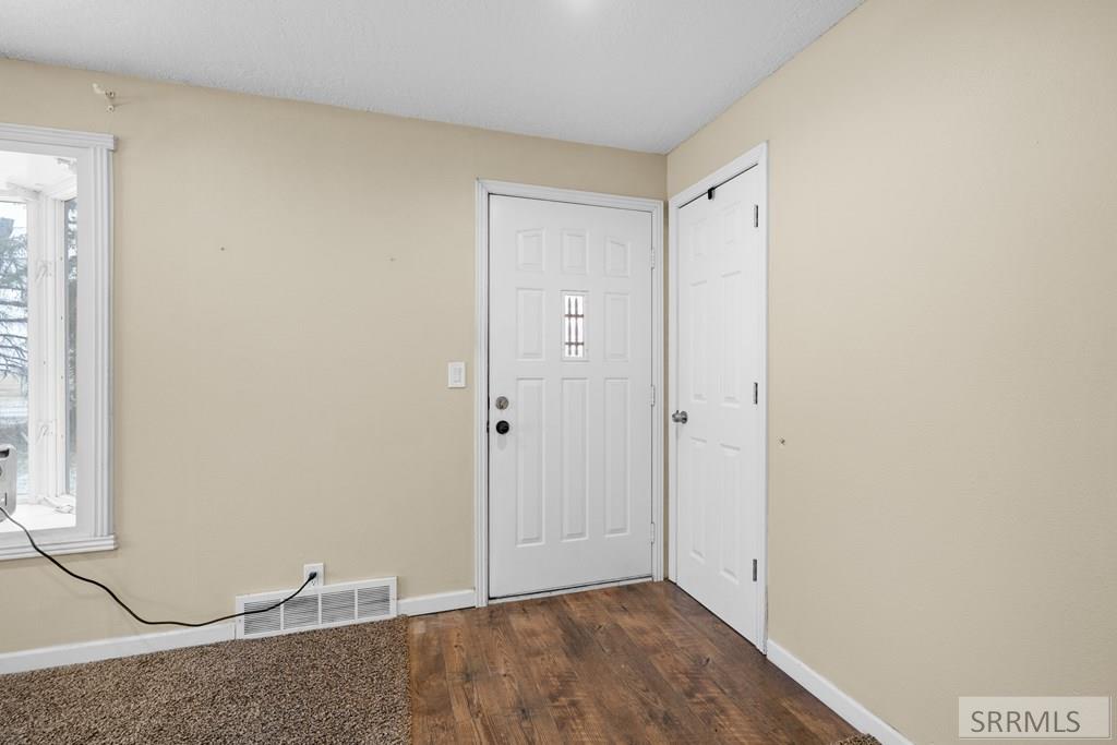 11260 N 15th E Property Photo 3