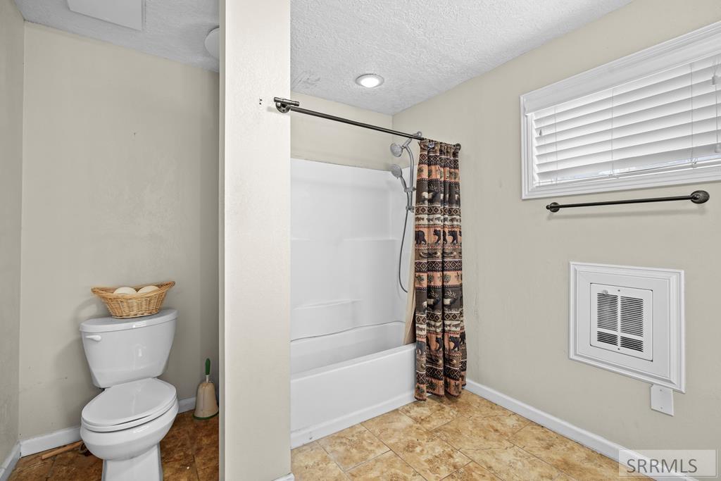 11260 N 15th E Property Photo 13
