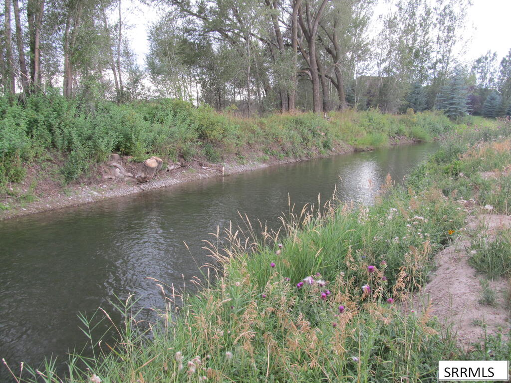 4625 E 200 N Property Photo 1