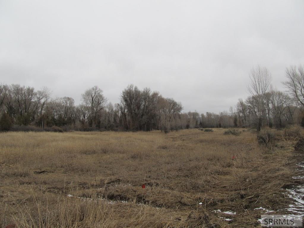 4625 E 200 N Property Photo 2