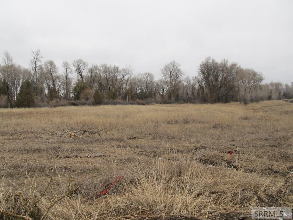 4625 E 200 N Property Photo 5