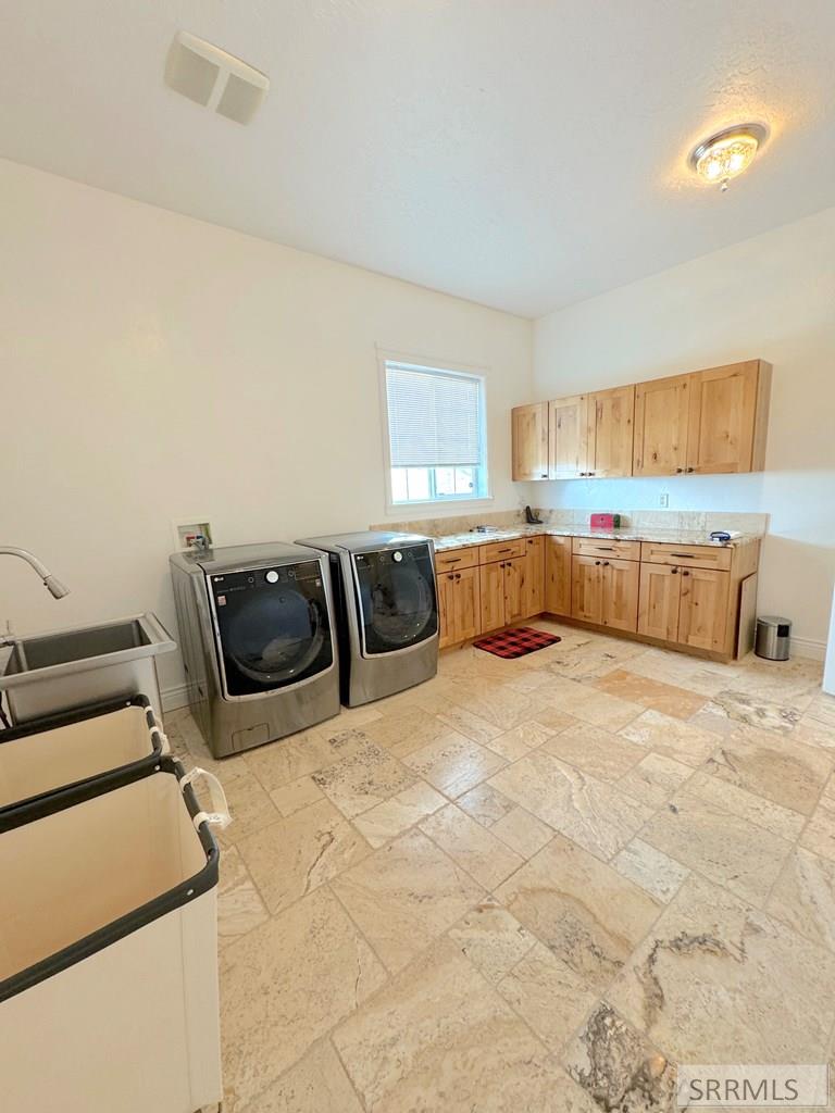 6767 S 46th E Property Photo 58