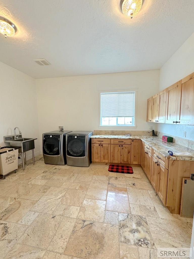 6767 S 46th E Property Photo 59