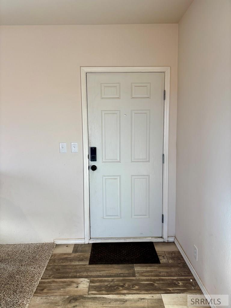 2987 E 550 N Property Photo 4