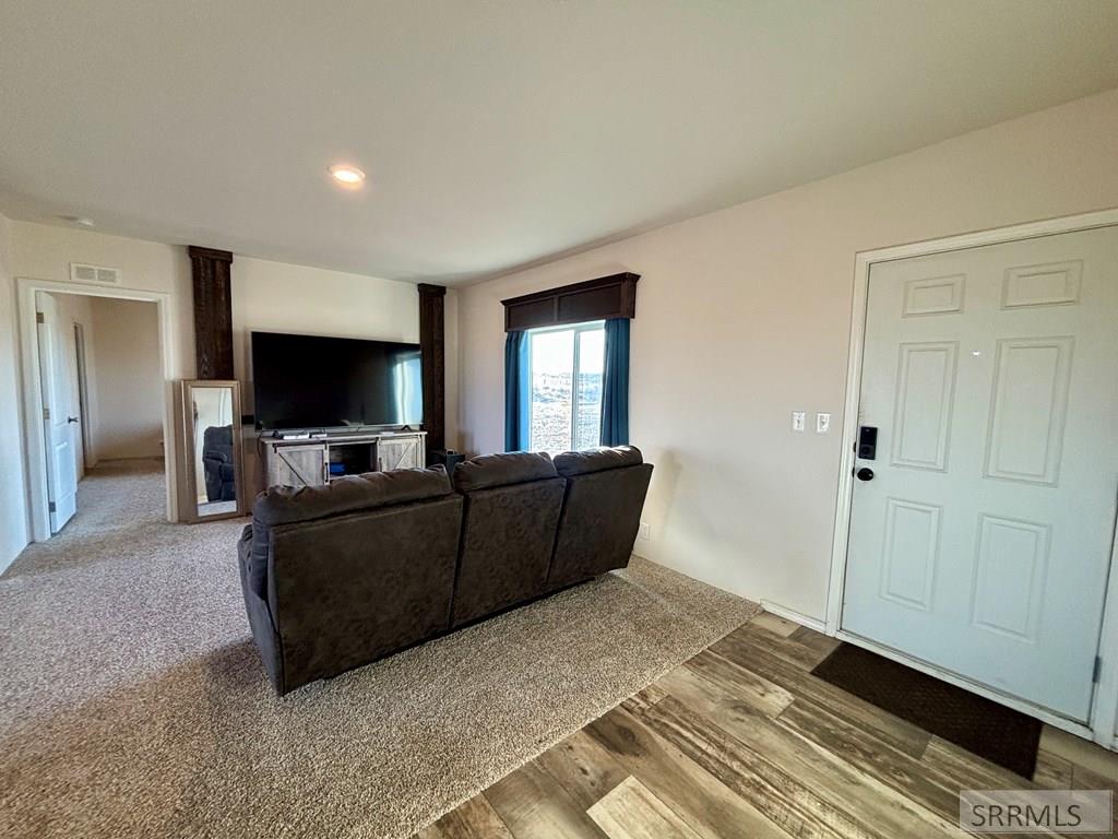2987 E 550 N Property Photo 5