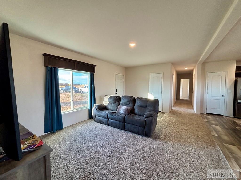 2987 E 550 N Property Photo 7