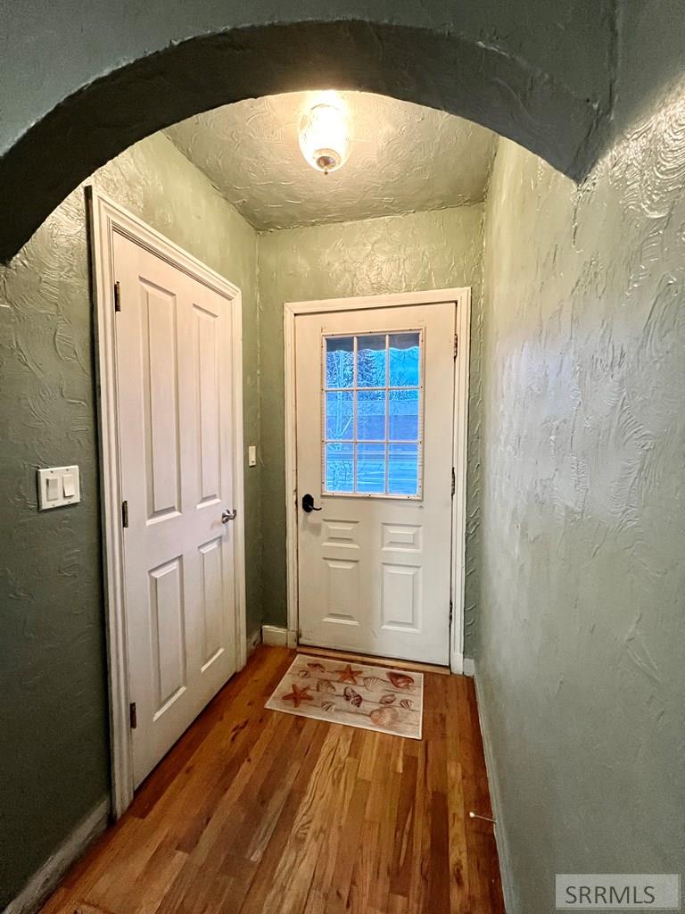 498 9th Street Property Photo 5