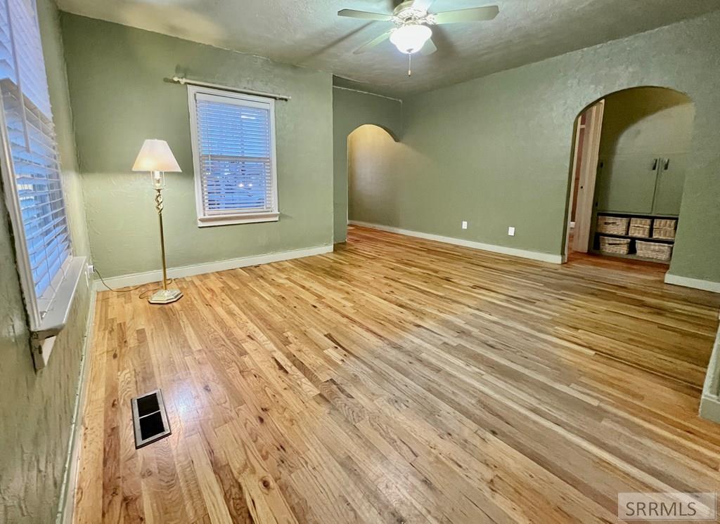 498 9th Street Property Photo 7