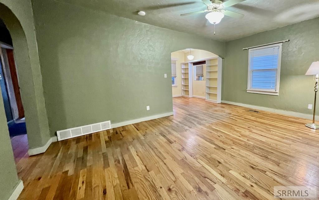 498 9th Street Property Photo 8