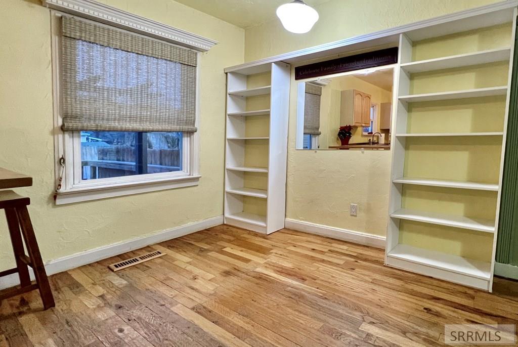 498 9th Street Property Photo 11