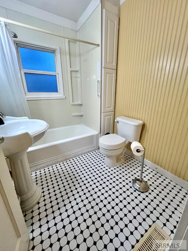 498 9th Street Property Photo 21