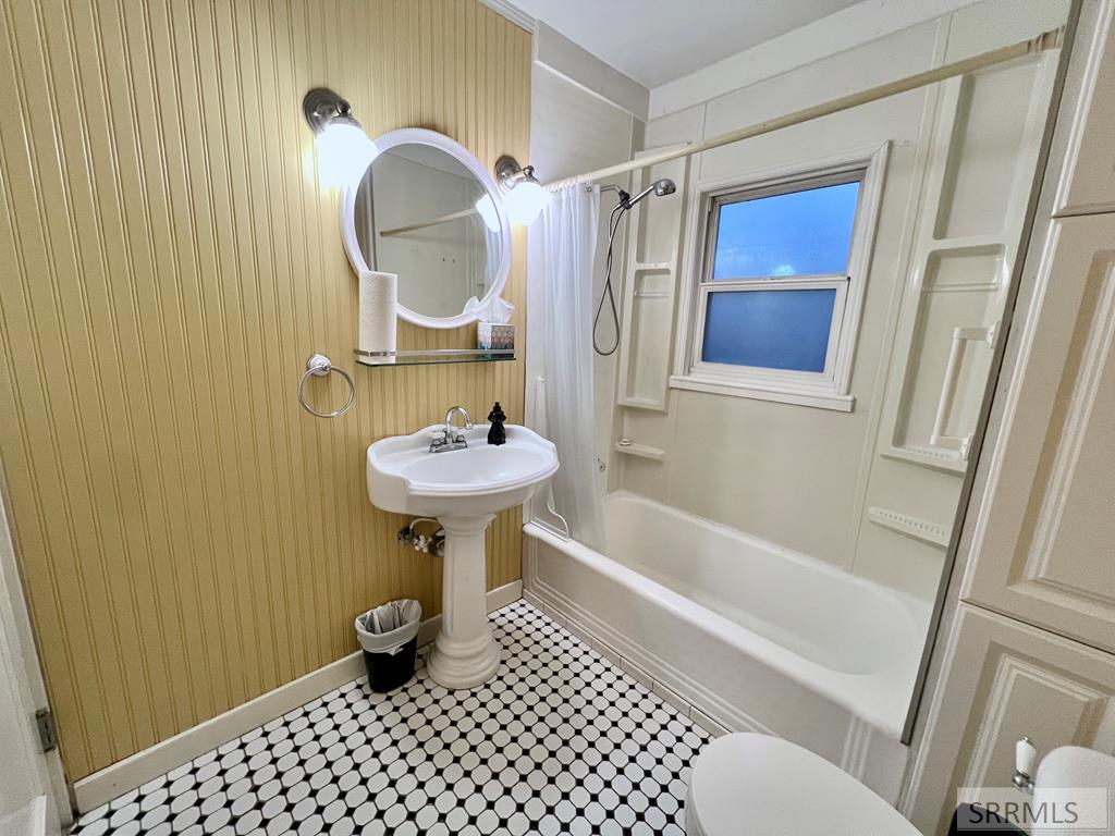 498 9th Street Property Photo 23