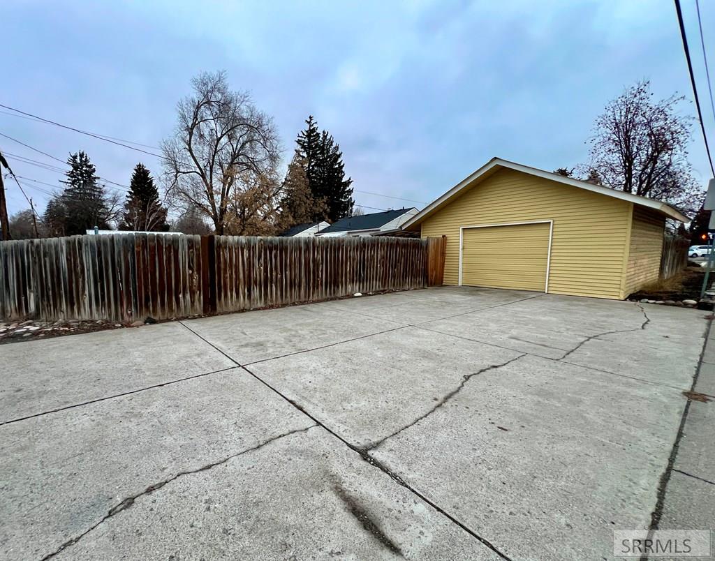 498 9th Street Property Photo 40