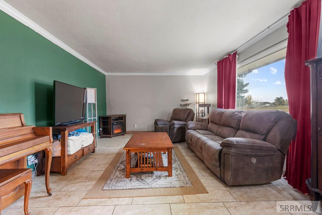 4064 S 2000 W Property Photo 7
