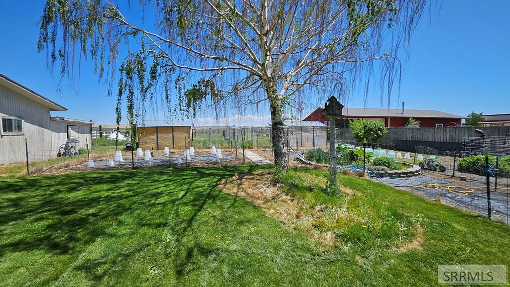 4064 S 2000 W Property Photo 11