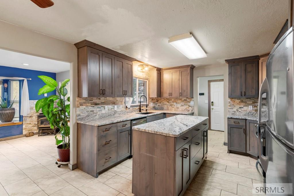 4064 S 2000 W Property Photo 19