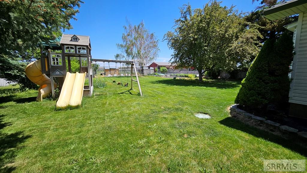 4064 S 2000 W Property Photo 35