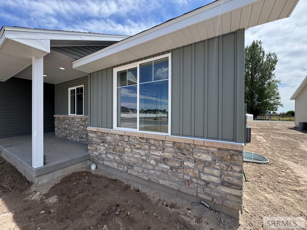 388 Wind River Circle Property Photo 3