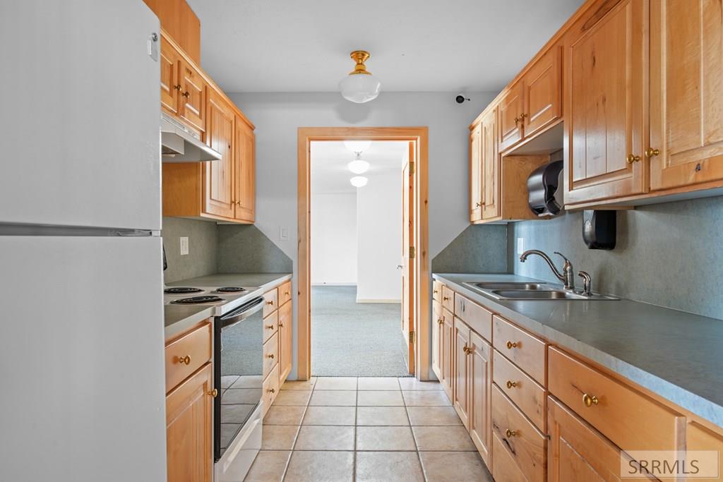 2182177 Property Photo 12