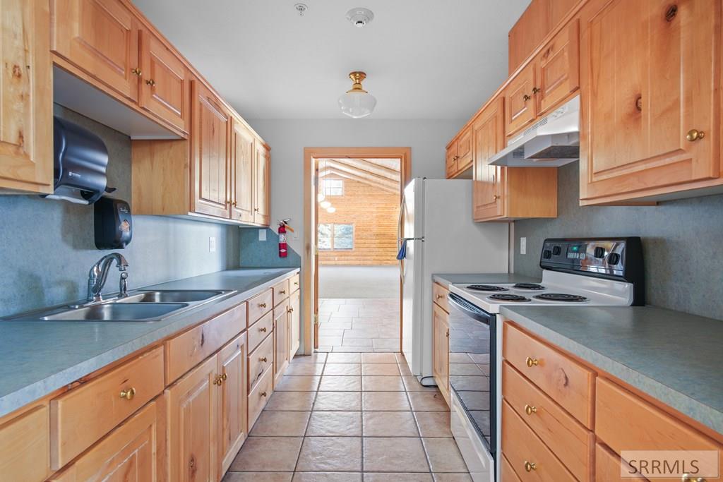 2182177 Property Photo 13