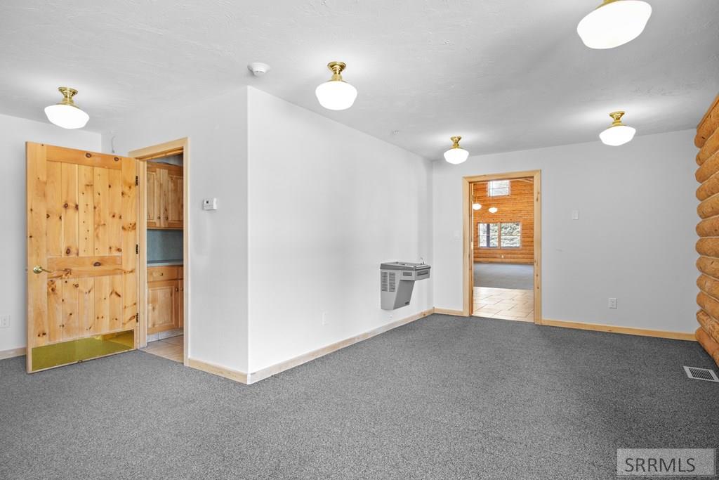 2182177 Property Photo 14