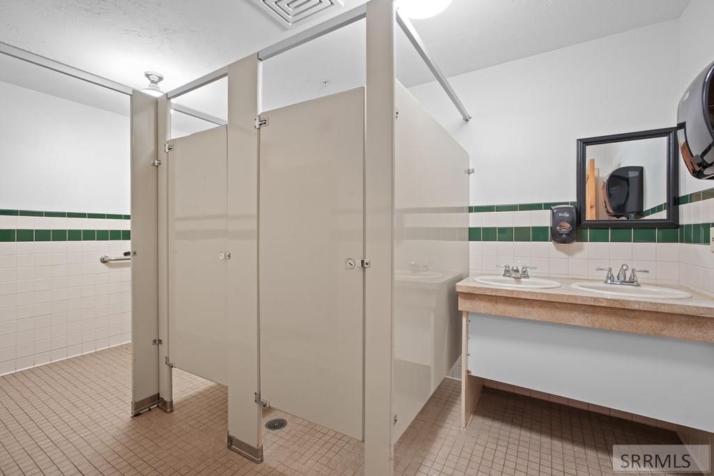 2182177 Property Photo 26