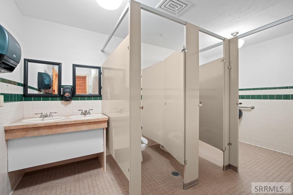 2182177 Property Photo 27