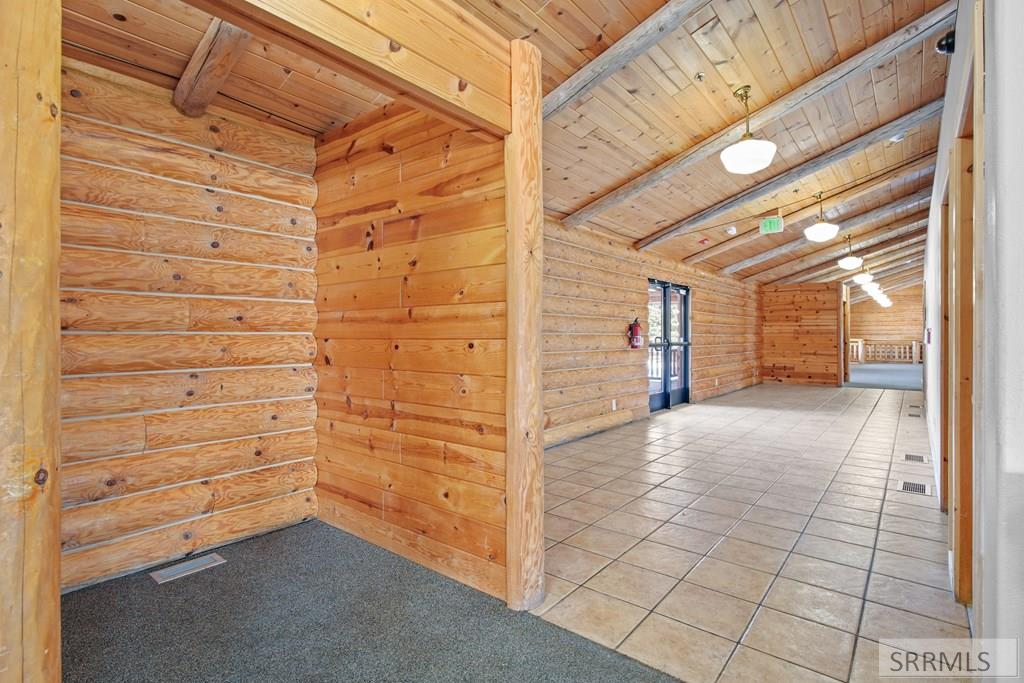 2182177 Property Photo 28