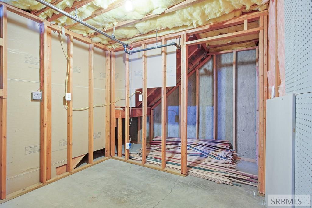 2182177 Property Photo 41