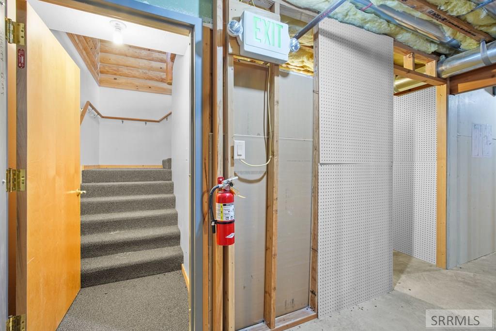 2182177 Property Photo 42