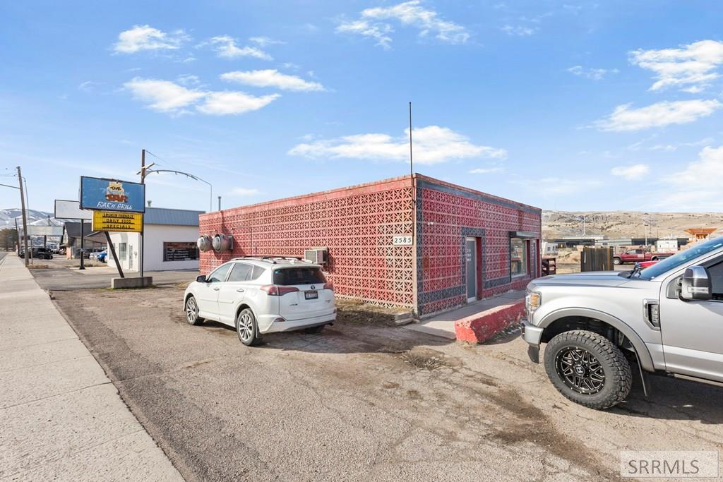 2525 Pole Line Road Property Photo 2