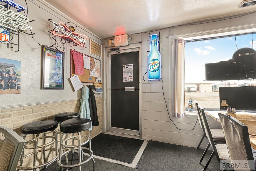 2525 Pole Line Road Property Photo 4
