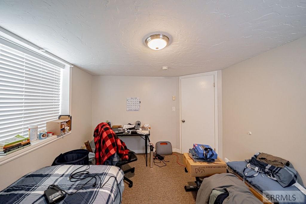 318 S 3rd W Property Photo 32